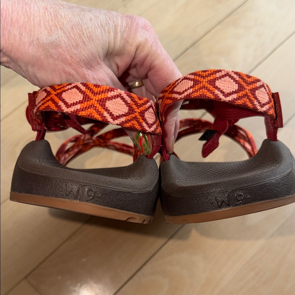 Chaco Z Cloud X2 Peach Quilt Strap Hiking Sz. 9 Sandals with Black Footbed NWOT - Picture 9 of 13